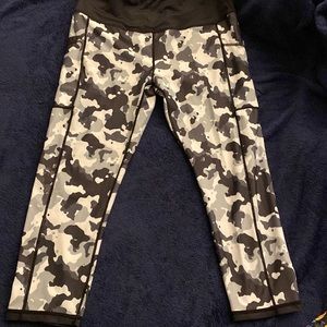 RETIRED CVG Reverse Camo Capris-Medium